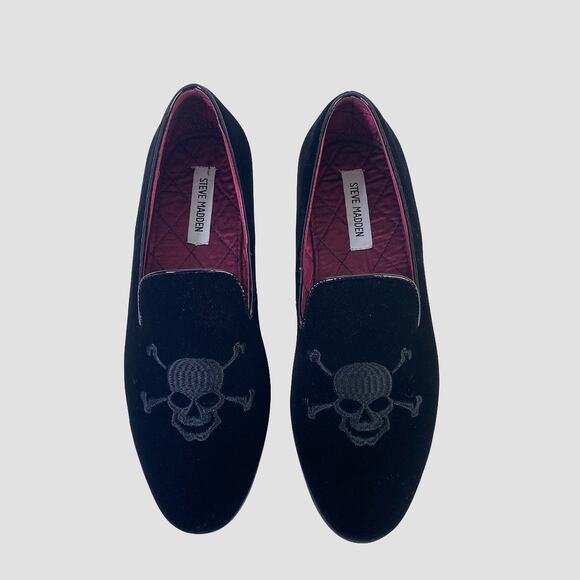 ☠️ Steve Madden Skull Crossbones Slip On Black Velvet Loafers Sz 10 - Picture 1 of 9
